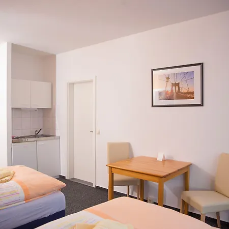 Hotel & Gaestehaus Luetten Klein 3*