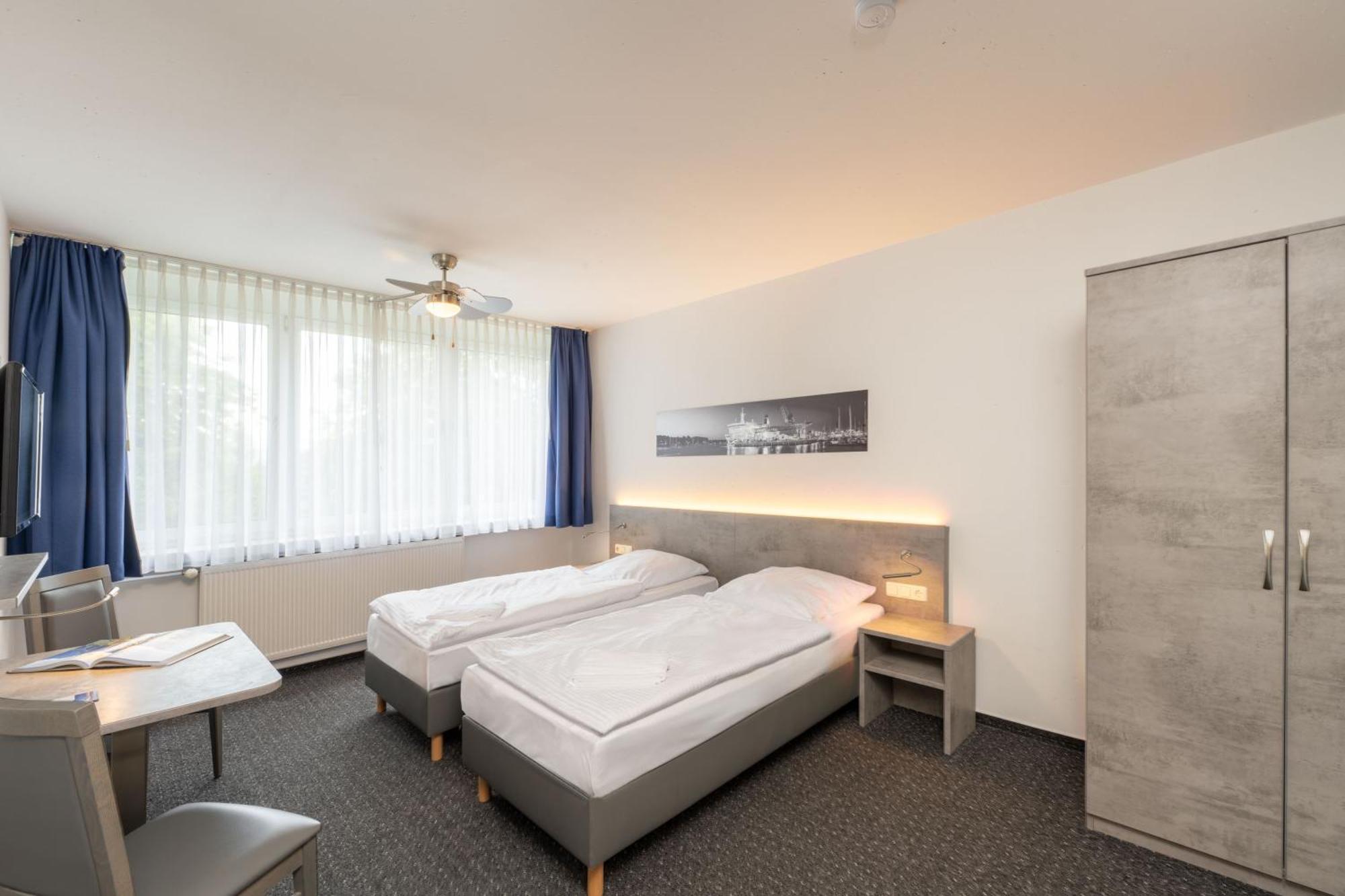 & Gaestehaus Luetten Klein Rostock