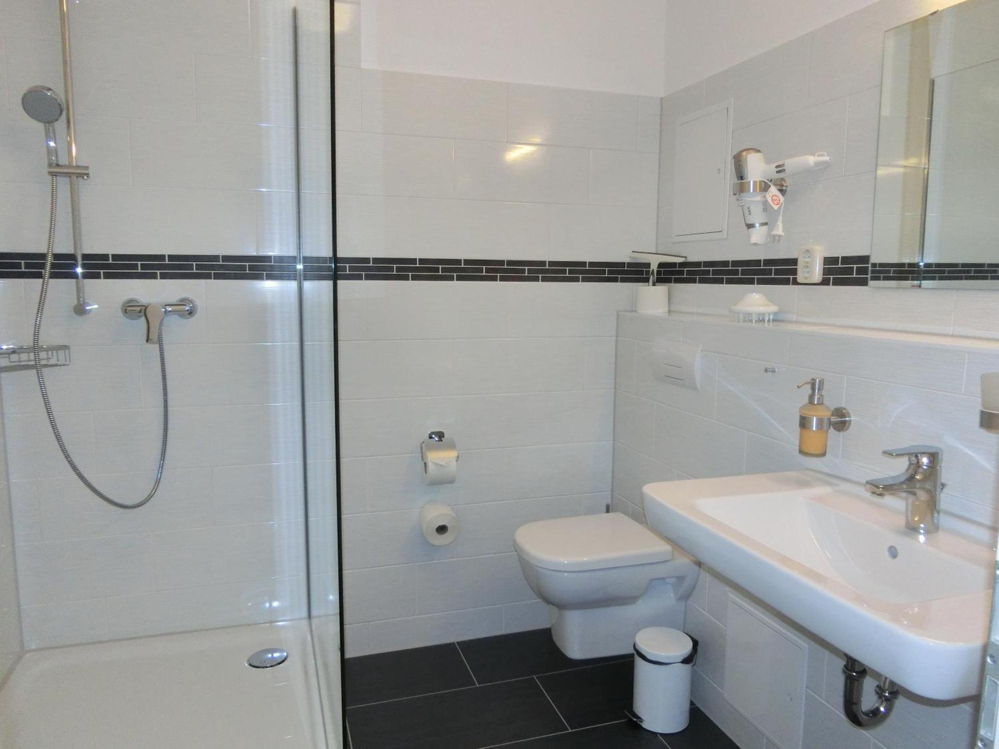 Hotel & Gaestehaus Luetten Klein Rostock