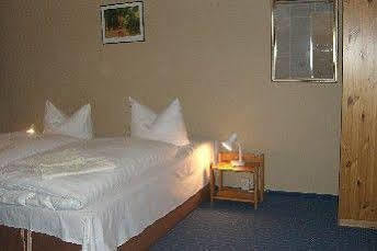 & Gaestehaus Luetten Klein